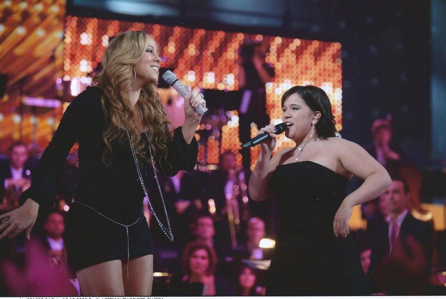 Magalie VAÉ en duo sur scène avec Mariah Carey, finale Star Academy 5